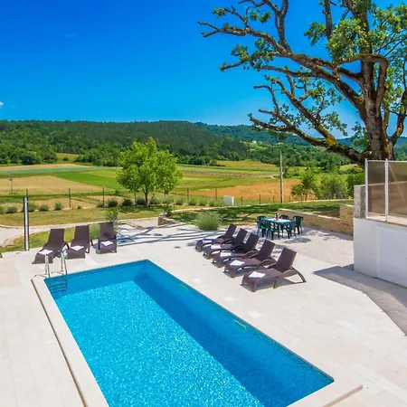 Gresti, A Beautiful And Private Summer