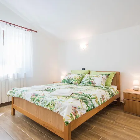 Gresti, A Beautiful And Private Summer * Previz