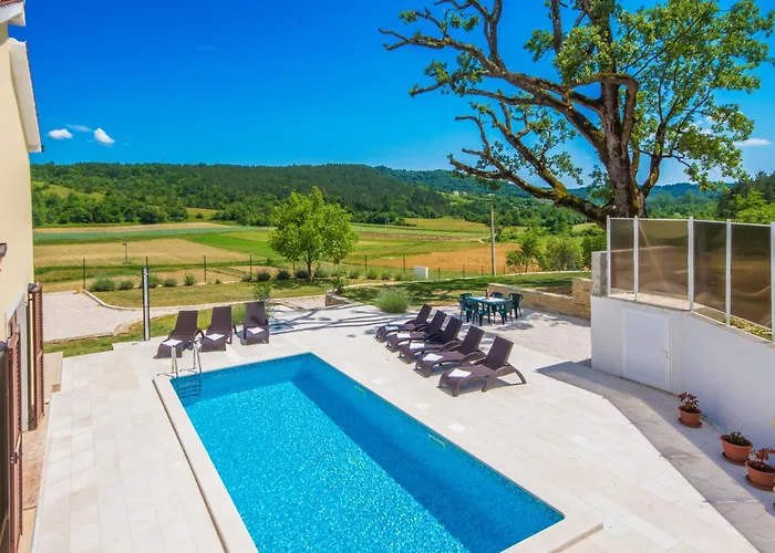 Gresti, A Beautiful And Private Summer